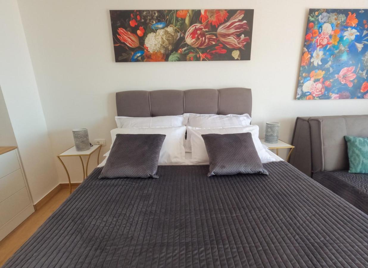 Sea And Mountain View Apartments Duće Eksteriør billede