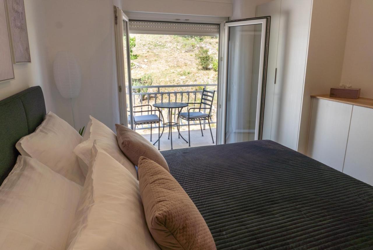 Sea And Mountain View Apartments Duće Eksteriør billede