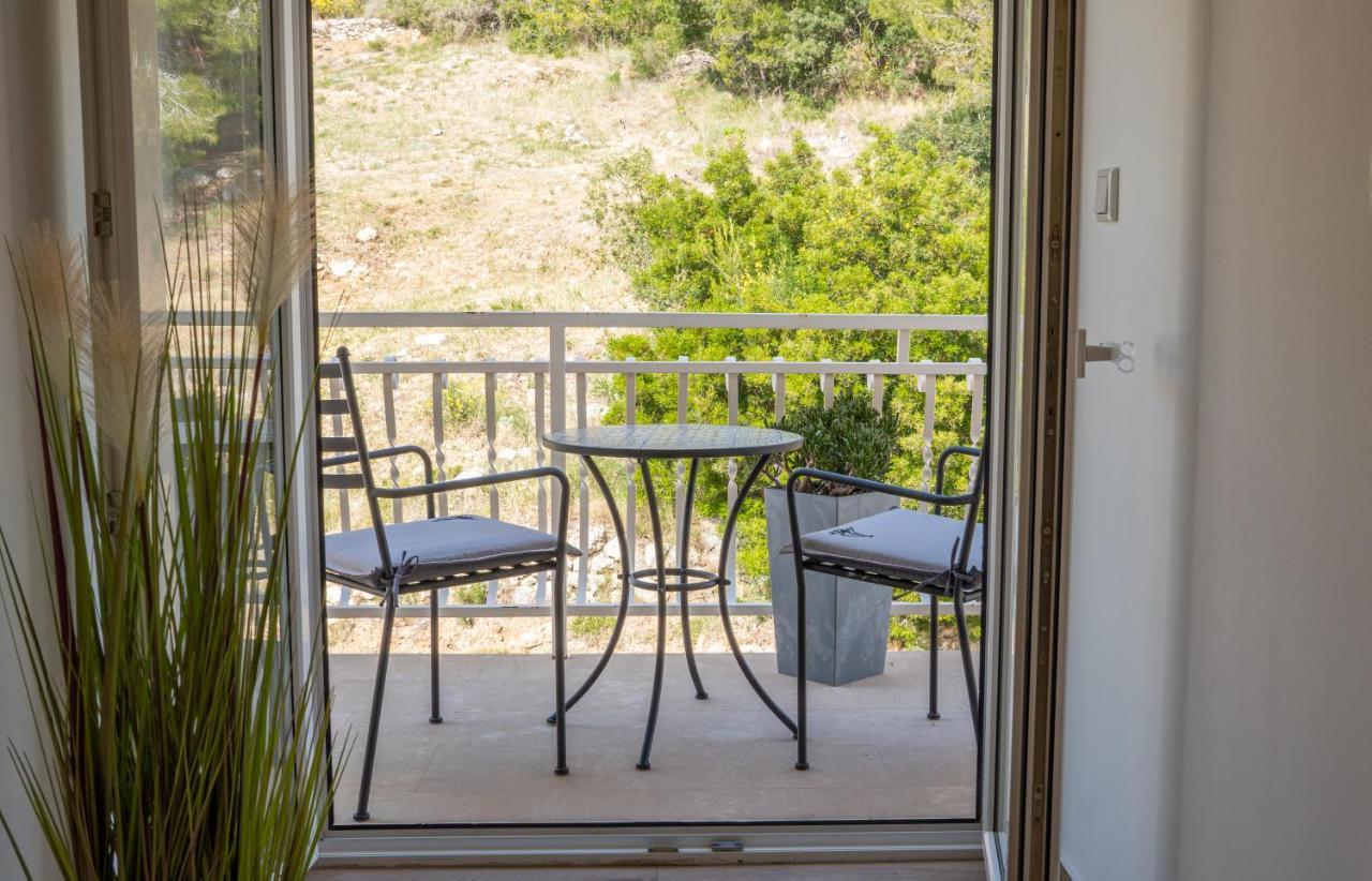 Sea And Mountain View Apartments Duće Eksteriør billede